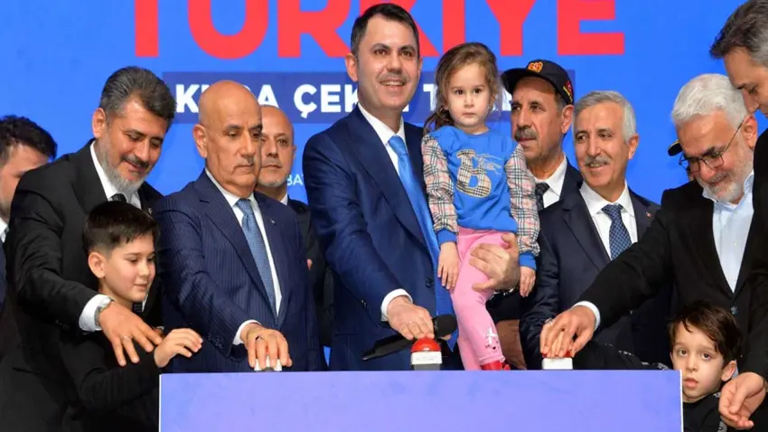 Bakan Kurum:11 ilimizin tek bir binasına tek bir tuğla koymadınız, bari gölge etmeyin