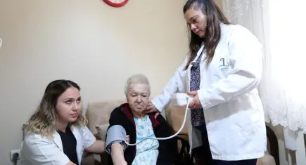 Bayraklı Belediyesi’nden binlerce yurttaşa ücretsiz sağlık hizmeti