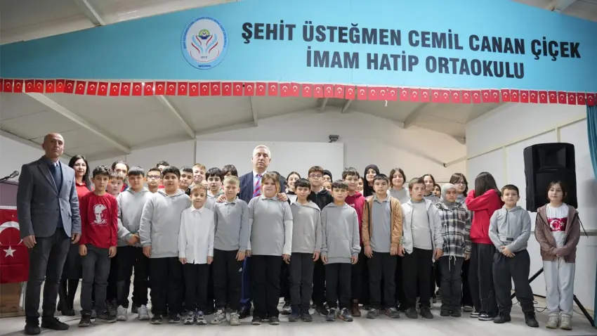 Bergama’da ‘Kağıt Atıklar Kitap Olsun’ projesi hayata geçti