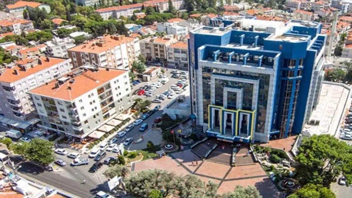 Buca Belediyesi'nden gözaltı açıklaması: "28 kişinin 11'i personelimiz" haberinin görseli