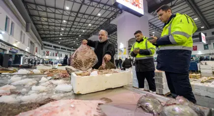 İzmir Büyükşehir’e bağlı hallerden rekor işlem hacmi