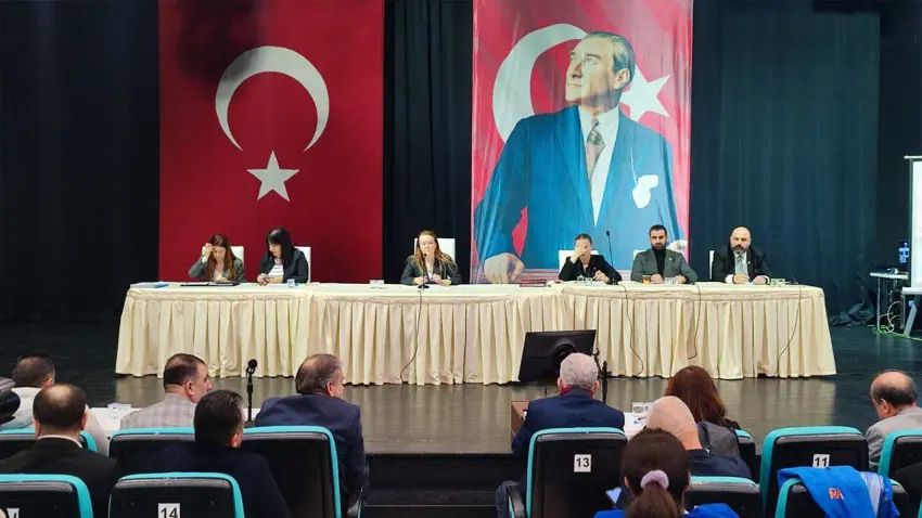 Konak Meclisi'nde asgari ücret tartışması tansiyonu yükseltti 