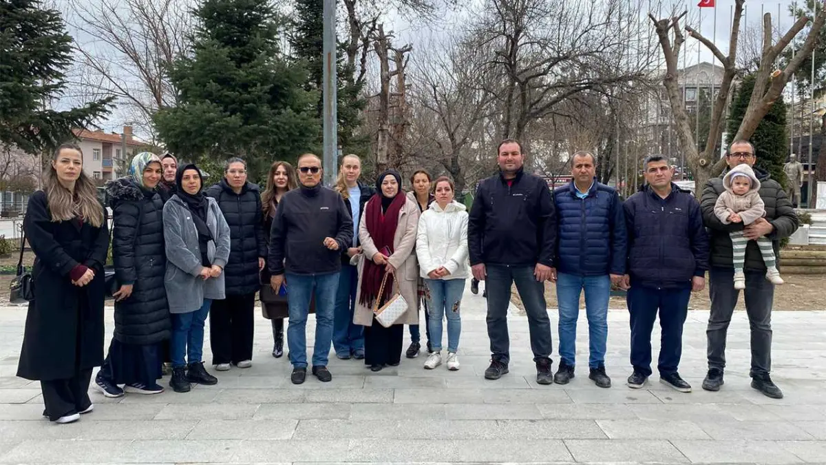 Öğrenci tuvaletinde kamera çıkmıştı: Velilerden görevden alınan okul müdürü için valiyi ziyaret  haberinin görseli