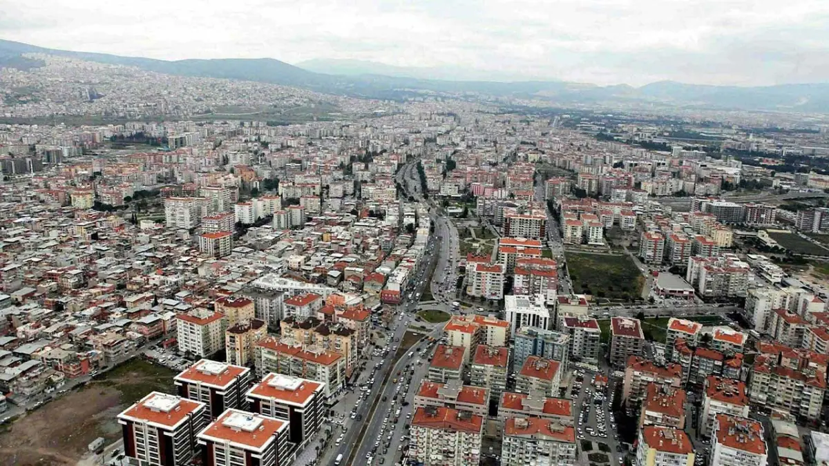 Uzmanı Uyardı: İzmir’de binaların yarısından fazlası eski deprem yönetmeliğine göre yapıldı haberinin görseli
