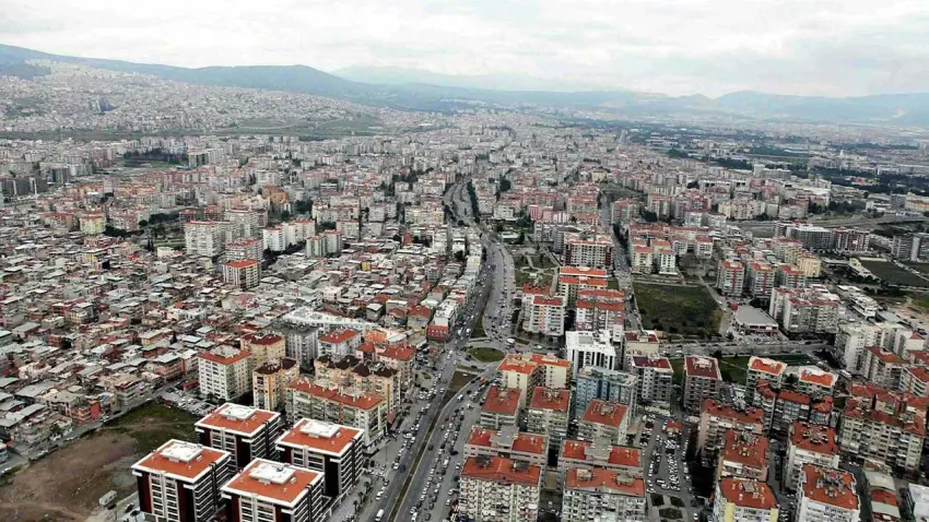 Uzmanı Uyardı: İzmir’de binaların yarısından fazlası eski deprem yönetmeliğine göre yapıldı