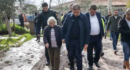 Başkan Tugay, Seferihisar’da yoğun yağışın etkilerini yerinde inceledi
