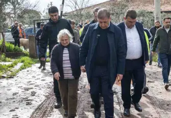 Başkan Tugay, Seferihisar’da yoğun yağışın etkilerini yerinde inceledi