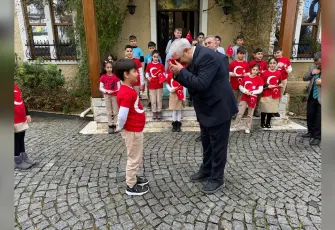 Buca'da öğrencilerden Bayrakbilim ve Türk Bayrakları Müzesi'ne ziyaret