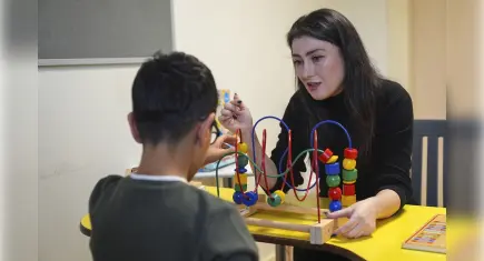 Depremde evladını kaybetti, acısını İzmir’de öğrencileriyle dindiriyor