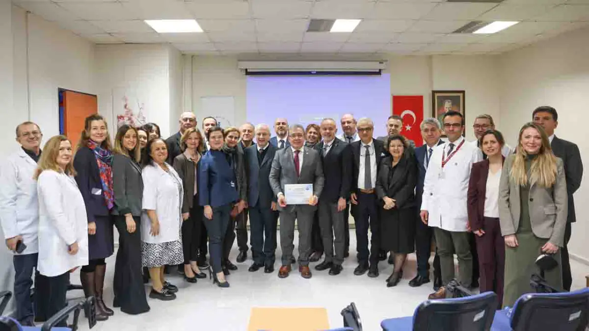 DEÜ’de Translasyonel Onkoloji Sempozyumu düzenlendi haberinin görseli