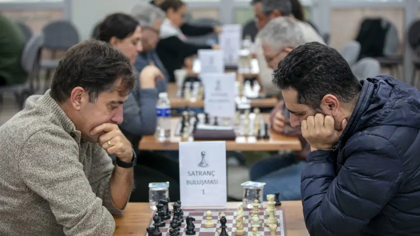 Güzelbahçe’de Sağlıklı Yaş Alma Merkezi Satranç Turnuvası büyük heyecana sahne oldu