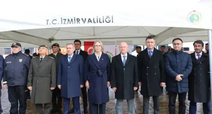 İzmir 6 Şubat depreminin yıl dönümünde kayıplarını andı