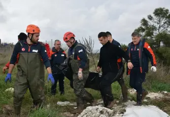 İzmir’de otomobil sele kapıldı: 2 ölü, 1 kayıp