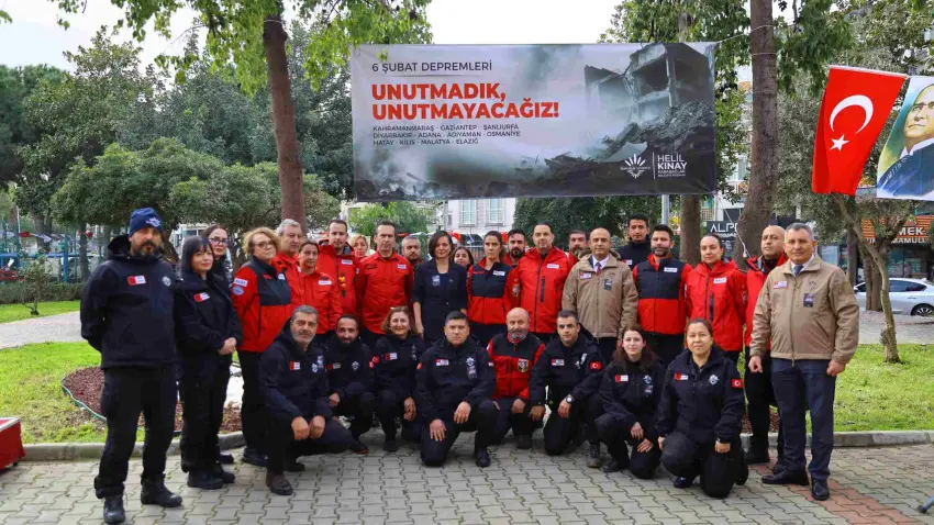 Karabağlar’da 6 Şubat depremi anıldı: Mahalle Afet Gönüllüleri sertifikalarını aldı