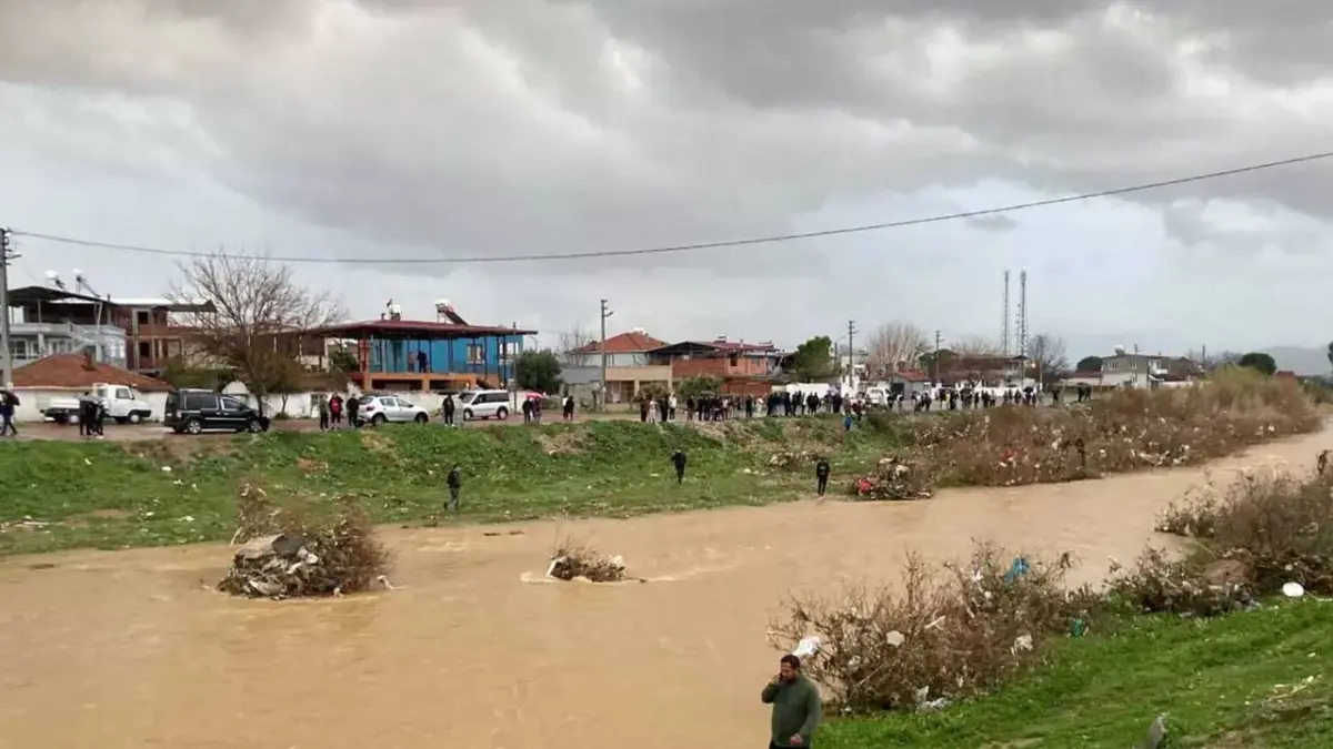 Torbalı’da seferberlik: Dereye düşüp kaybolan küçük kız için ekipler sahada haberinin görseli