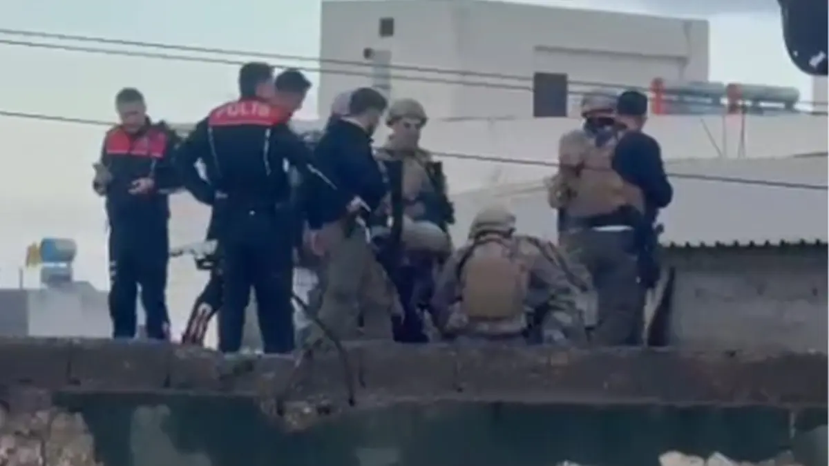 Adana’da dedikodu kavgası: Eski iş yerini tabancayla bastı, 4 kişiyi yaraladı haberinin görseli