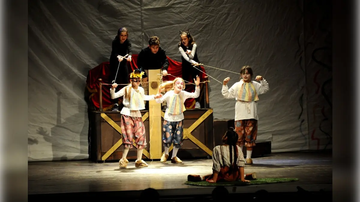 Karşıyaka Belediye Tiyatrosu’ndan iki yeni oyun haberinin görseli