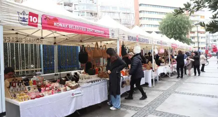 Konak’ta sevgi emekle buluşuyor