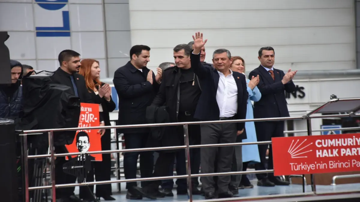 Özgür Özel Niğde’den seslendi: Sandık istiyoruz, erken seçim istiyoruz! haberinin görseli