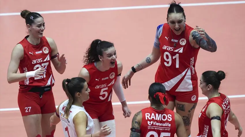 Sultanlar Ligi’nde nefes kesen maç: Aras Kargo’dan Eczacıbaşı karşısında tarihi zafer! haberinin görseli