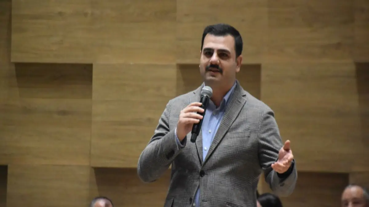 AK Partili İnan'dan Başkan Tugay'a yanıt: Milletvekilimiz kadraj meraklısı değil, hizmet meraklısı haberinin görseli