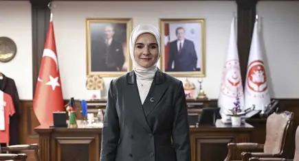 Bakan Göktaş'tan çocukların sosyal medya kullanımına ilişkin paylaşım