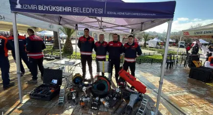 Depremin sessiz tanıkları İzmir’de sergilendi