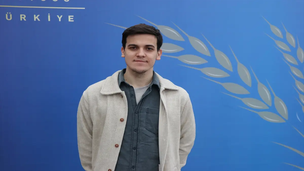 Eczacılık öğrencisi kimyasal gübre kullanımını azaltmak için çevreci gübre geliştirdi başlıklı video haberin görseli