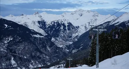 Fransa’da çığ faciası: 2 kayakçı hayatını kaybetti