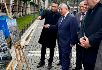 İzmir’de 6 Şubat depremlerinde hayatını kaybedenler anıldı