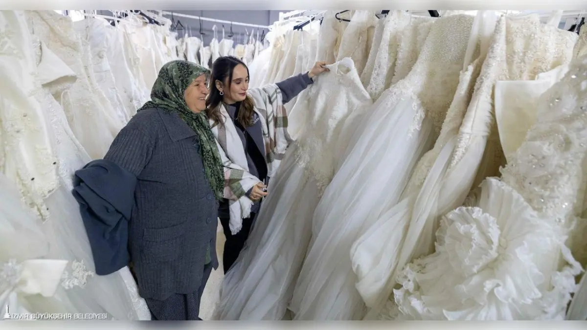 İzmir’de gelinlik hayali ücretsiz gerçeğe dönüşüyor haberinin görseli