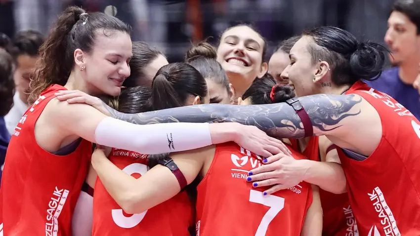 İzmir’de geri dönüş şov: Aras Kargo 3-2 kazandı haberinin görseli