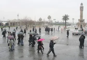 İzmir’de hafta boyunca sağanak etkili olacak: Bu 2 güne dikkat!