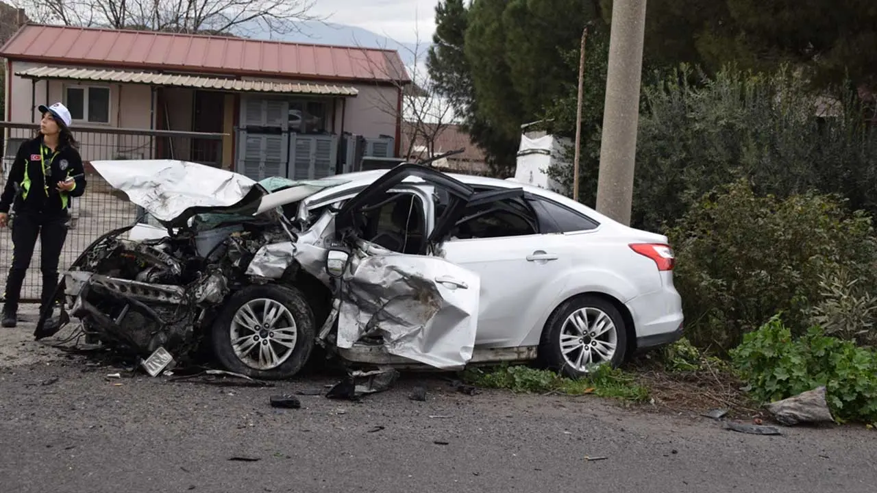 Manisa'da feci kaza : 2 kişi öldü
