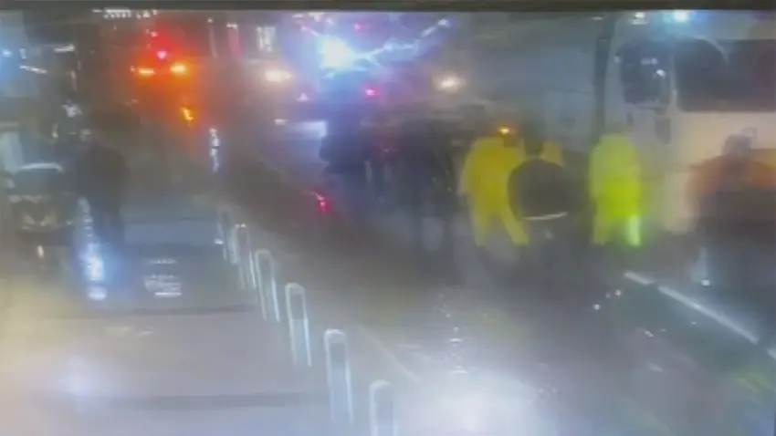 Sağanak sonrası tartışma: İZSU çalışanı kulağından oldu