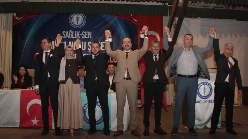 Sağlık-Sen İzmir’de gencer yılmaz dönemi devam ediyor: Delegelerden tam destek! haberinin görseli