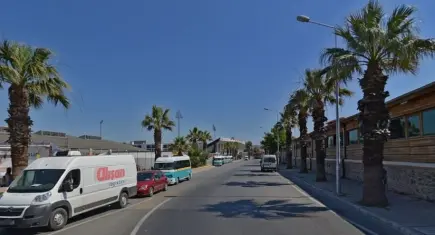 Şehitler Caddesi araç trafiğine kapandı