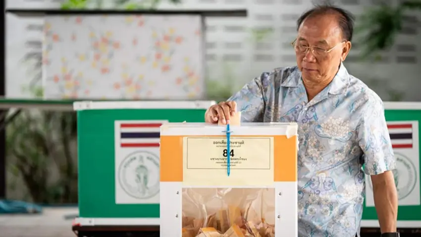 Tayland sandık başında haberinin görseli