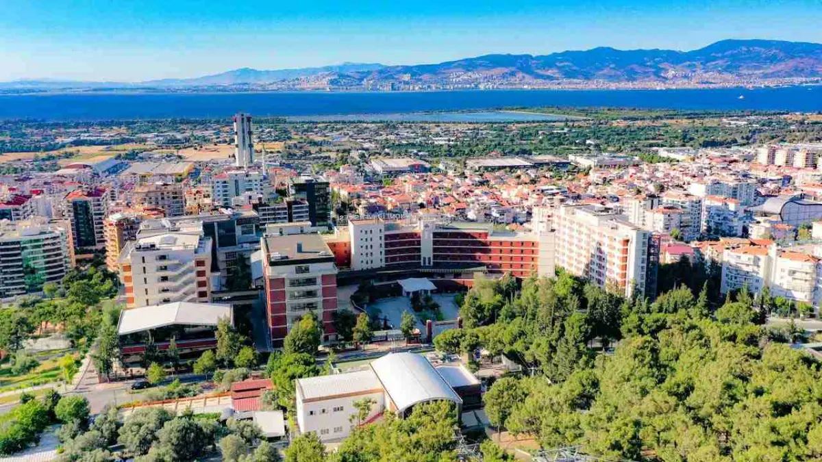 İEÜ’lü Gizem Caz Afişi Yarışması’nda birinci oldu haberinin görseli