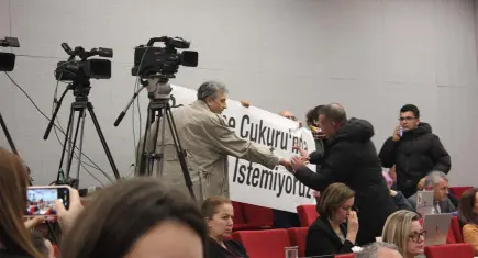 Meclis’te pankartlı Basmane Çukuru protestosu