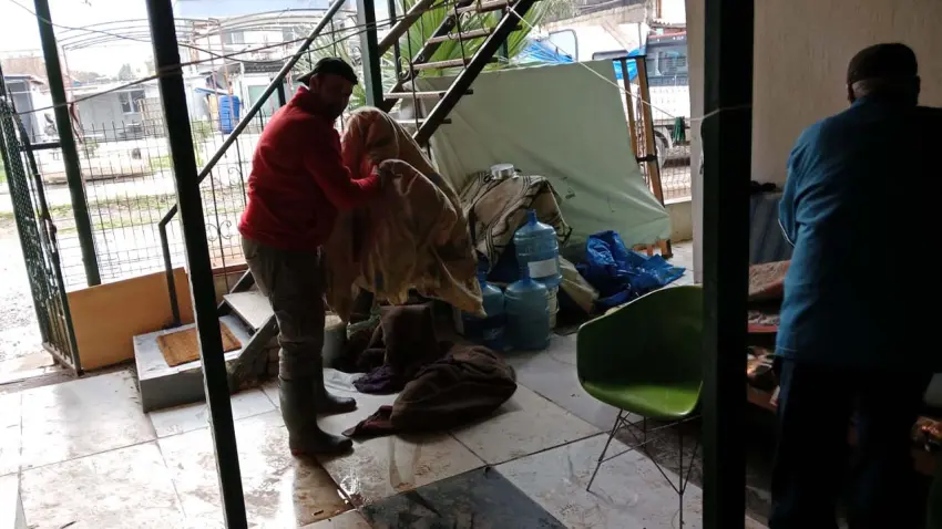 Menderes’te yağışların ardından 16 ev temizlendi