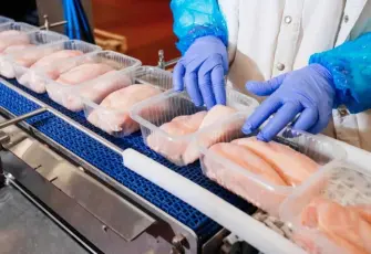 Ticaret Bakanlığı'ndan tavuk fiyatlarına "İhracat" freni: Ramazan öncesi fahiş zamma yasak geldi!