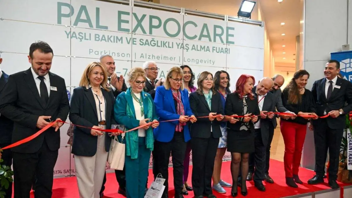 Bornova’nın çınarları fuarda buluştu haberinin görseli