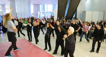 Buca Belediyesi yaşlı dostu projelerini fuarda tanıttı
