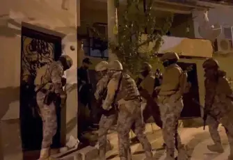 İzmir’de FETÖ operasyonu: 12 şüpheli gözaltına alındı