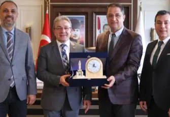 Basın İlan Kurumu İzmir Bölge Müdürü Başeğmez’den DEÜ Rektörü Yılmaz’a ziyaret