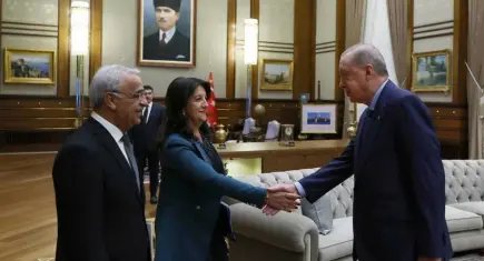 Beştepe’de kritik zirve: Cumhurbaşkanı Erdoğan, Pervin Buldan ve Mithat Sancar’ı kabul etti