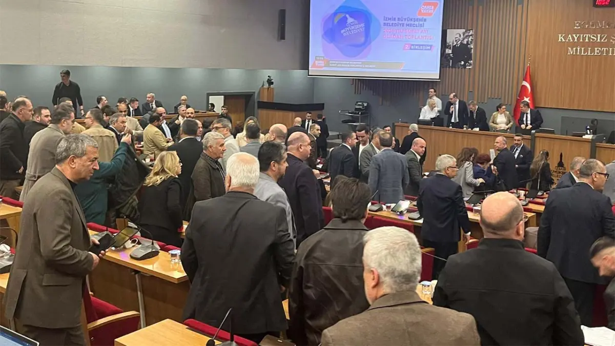 Büyükşehir Meclisi’nde Akın Gürlek tartışması: Meclis tatil edildi haberinin görseli