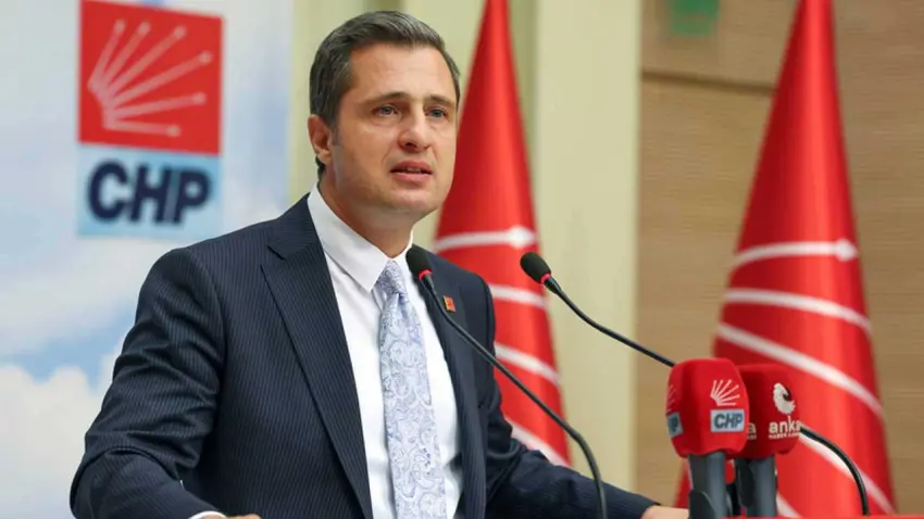 CHP’li Yücel: Urla’daki hurda gemi risk taşıyor