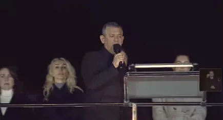 CHP lideri Özgür Özel, Adalar’da konuştu: Eninde sonunda korkaklar kaybeder, cesurlar kazanır